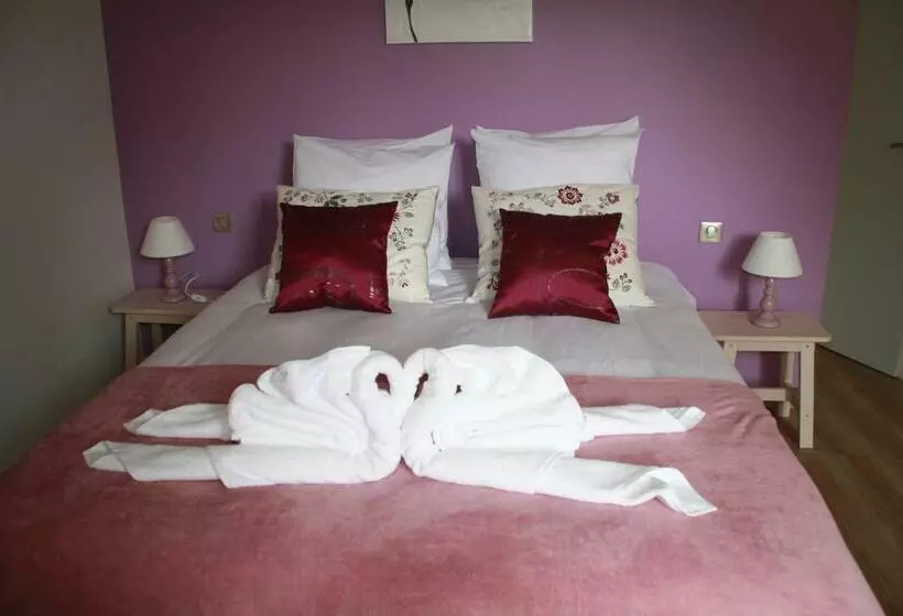 Aamiaismajoitus (B&B) La Petite Auberge De Niaux