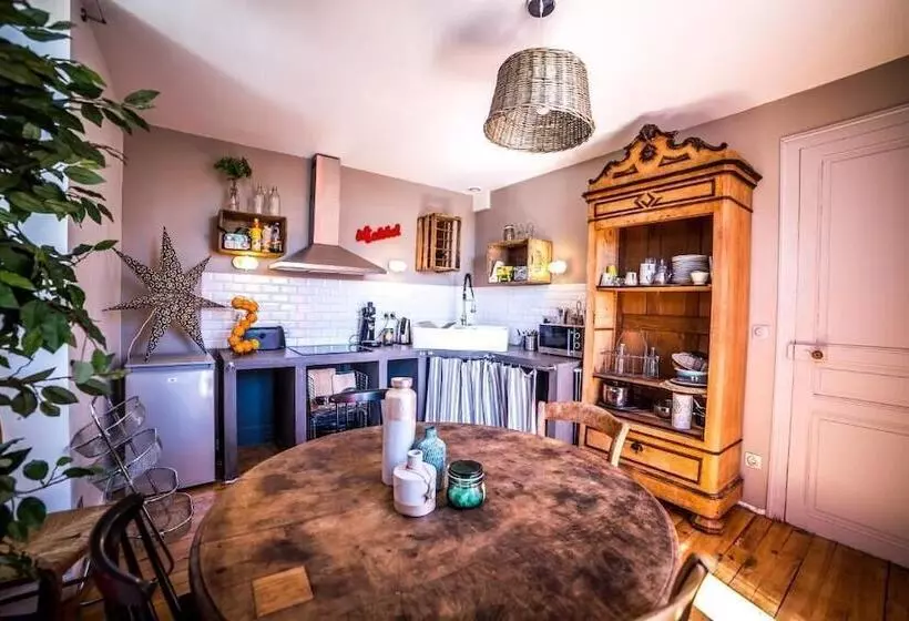 Aamiaismajoitus (B&B) Les Chambres De Lily