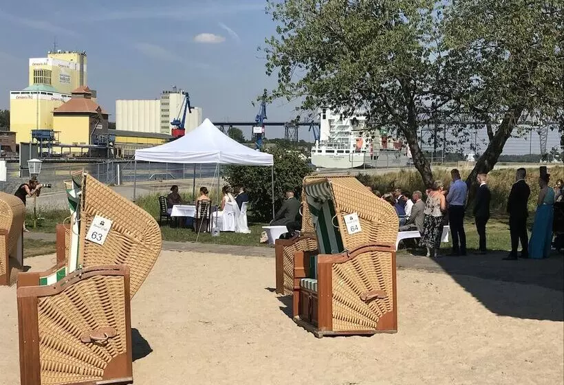 ホテル Kanal Haus Das Gästehaus Direkt Am Nok