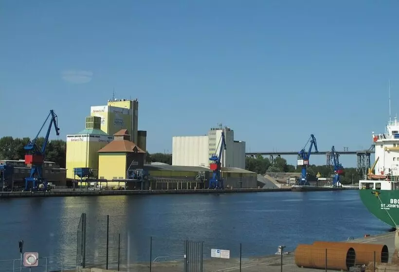 ホテル Kanal Haus Das Gästehaus Direkt Am Nok