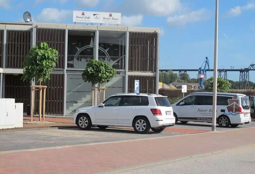 ホテル Kanal Haus Das Gästehaus Direkt Am Nok