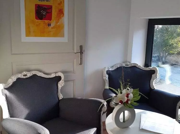 ホテル Logis Hôtel Restaurant Le Clos Des Capitelles