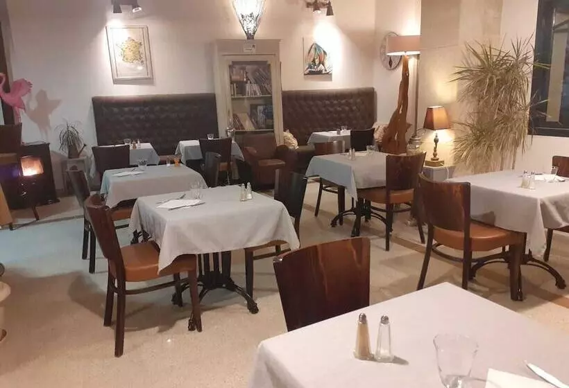 ホテル Logis Hôtel Restaurant Le Clos Des Capitelles