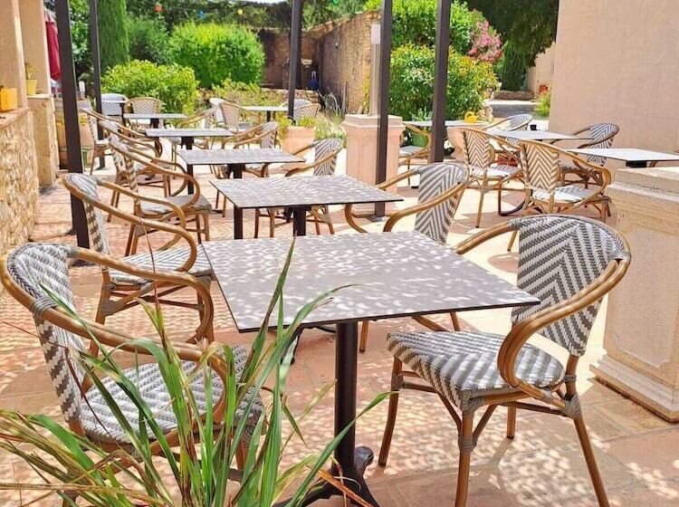 Отель Logis Hôtel Restaurant Le Clos Des Capitelles