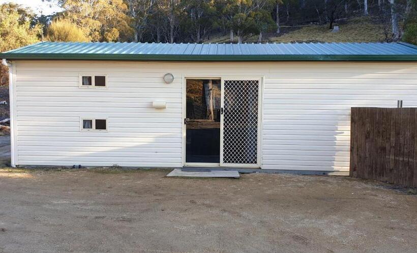 בית מלון כפרי Mount Rumney Escapes   1h Haven Horse House