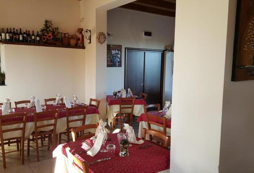 Отель Oasi Di Francesca