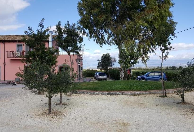 Отель Oasi Di Francesca