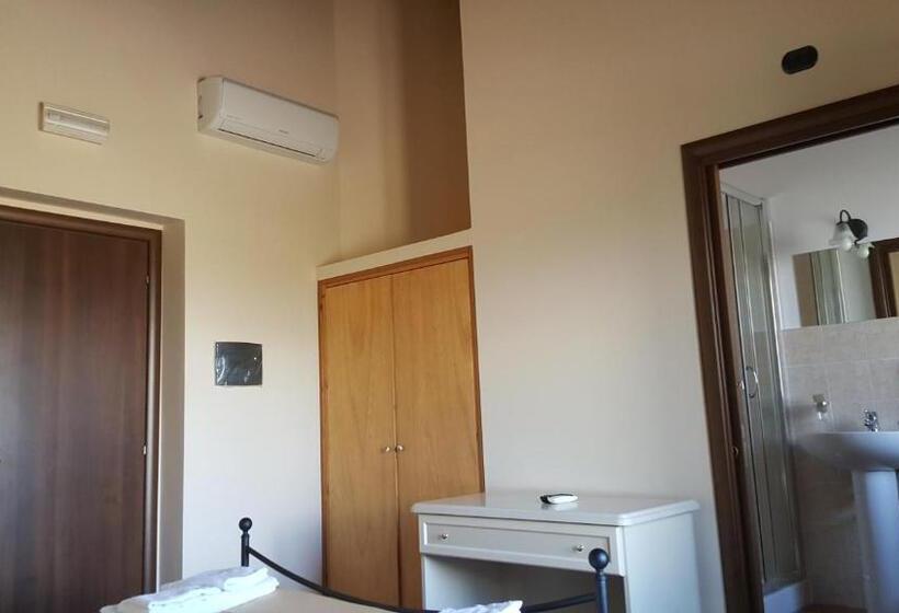 Отель Oasi Di Francesca