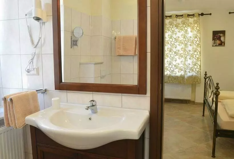 Hotelli Restaurant La Corona