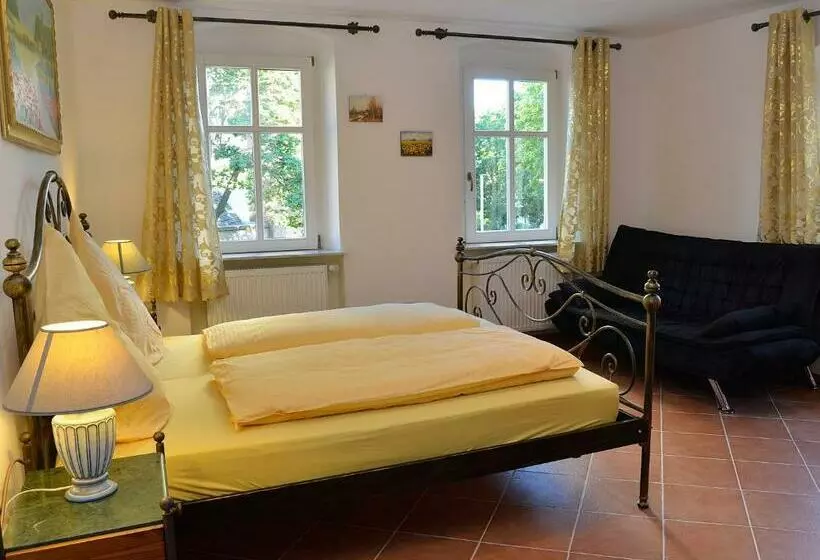 Hotelli Restaurant La Corona