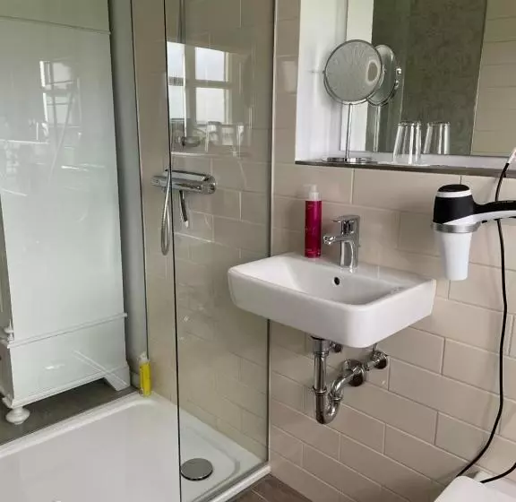 Landsitzhotel Und Seminarium Peterhof