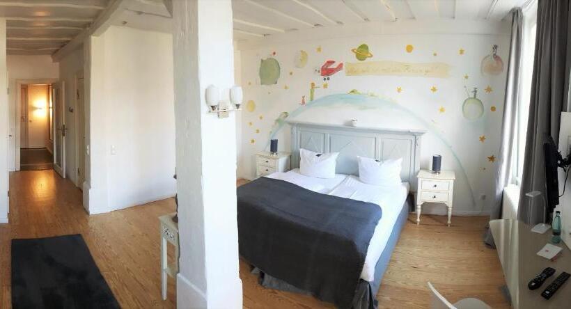 Landsitzhotel Und Seminarium Peterhof