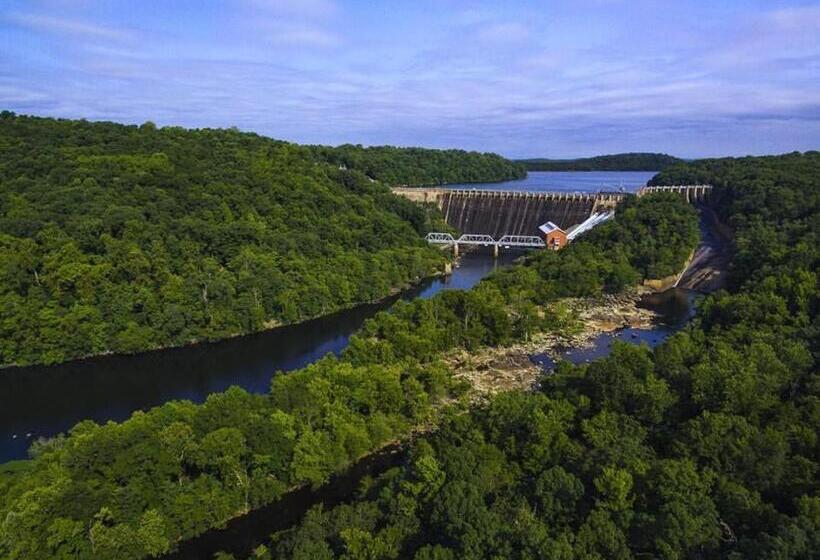 فندق على الطريق Roadway Inn Troy