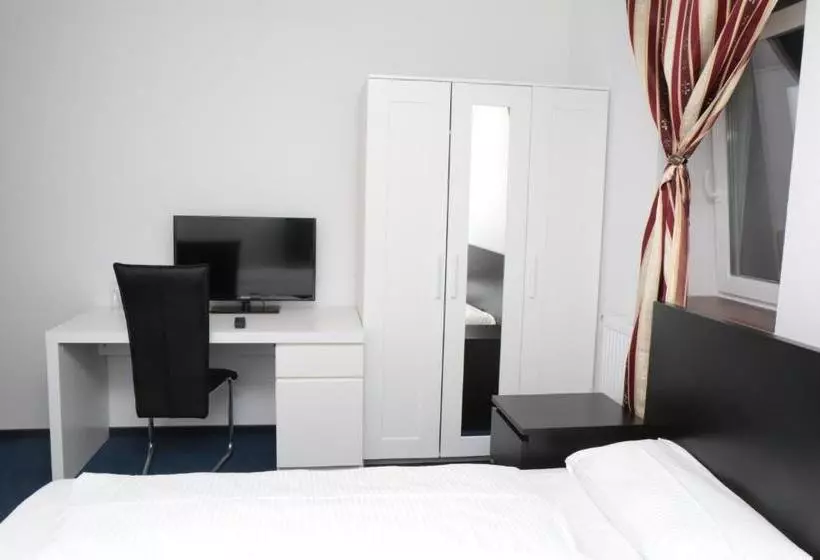 ペンション Holsteiner Hof