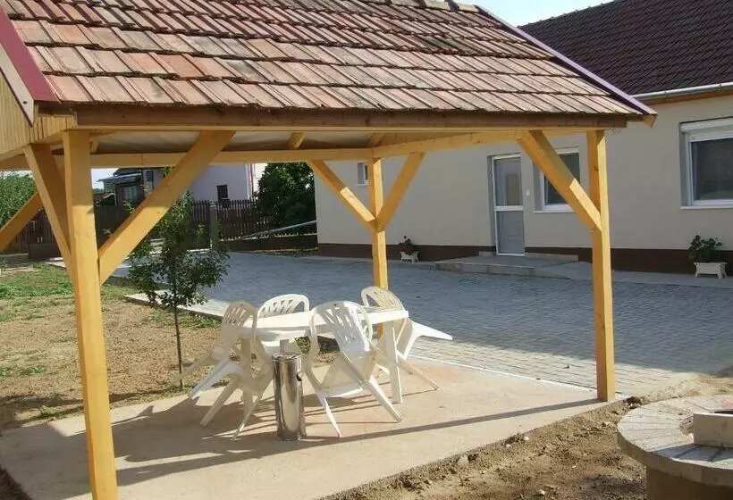 Majatalo Meggyes Vendégház