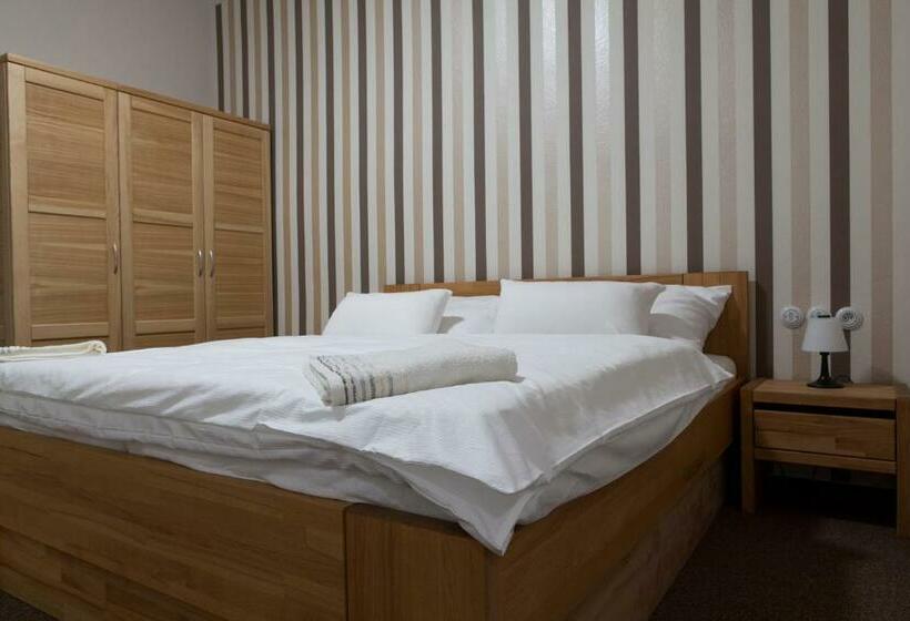 بنسيون Villa Cafe