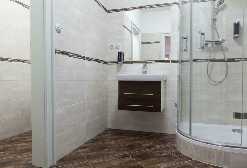 بنسيون Villa Cafe