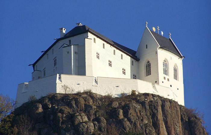 ペンション Vár Kert Vendégház