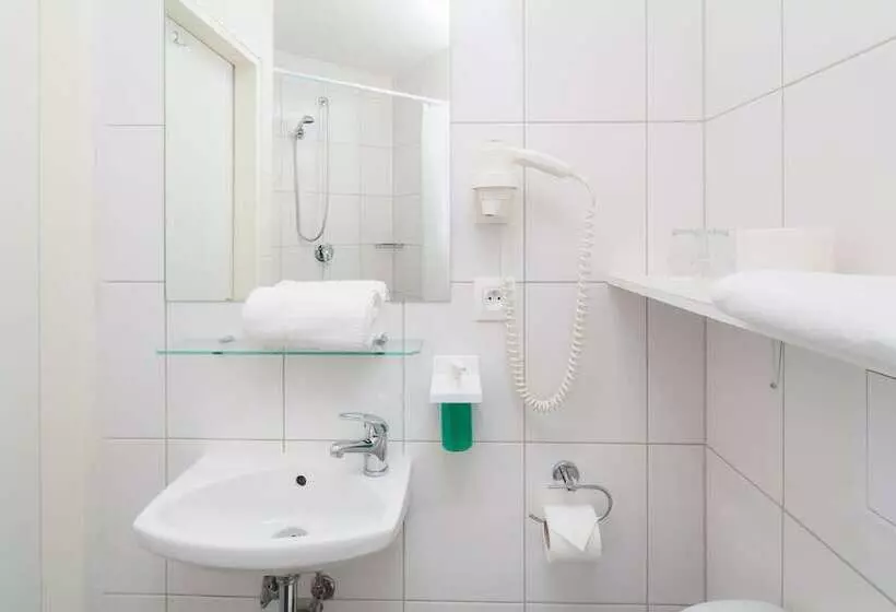 مسافرخانه Minimino