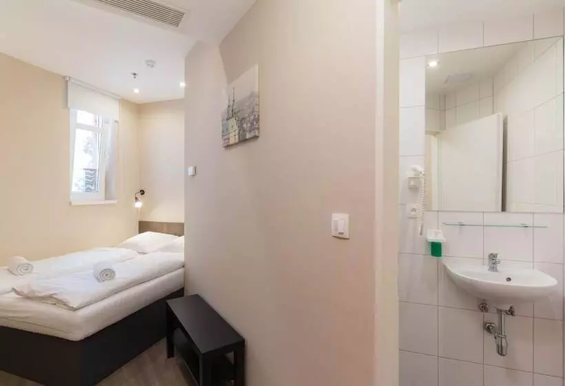 مسافرخانه Minimino