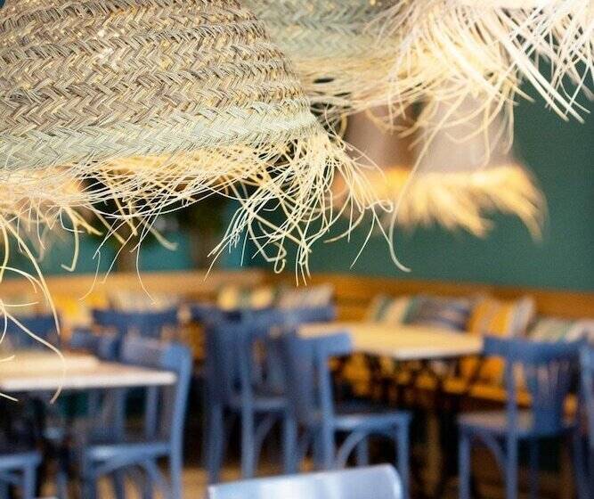 Хостел YOMO Bcn Port