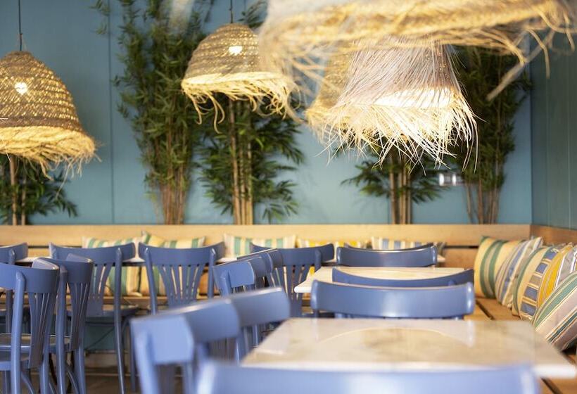 Хостел YOMO Bcn Port