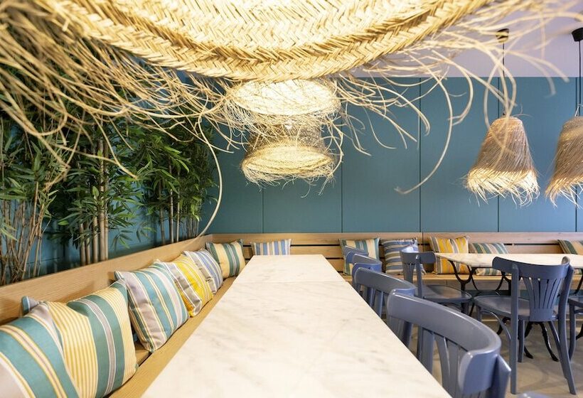 Хостел YOMO Bcn Port