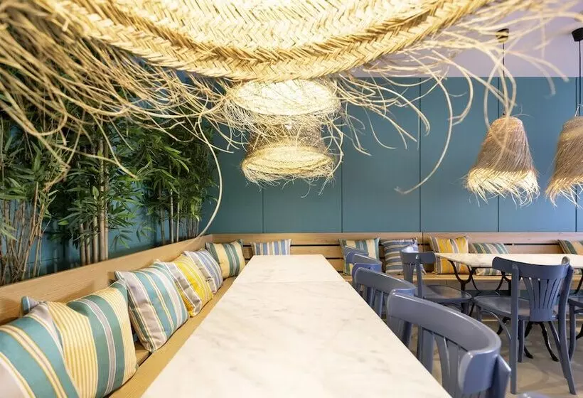 Хостел YOMO Bcn Port