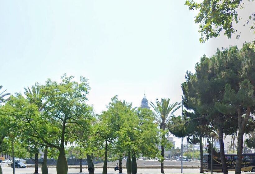 Хостел YOMO Bcn Port