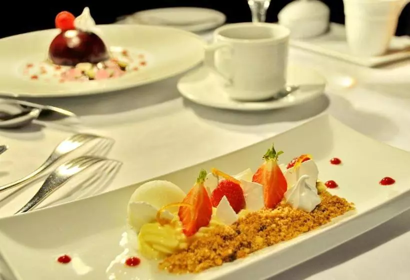 Отель Auberge Des Falaises