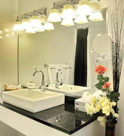 Отель Auberge Des Falaises