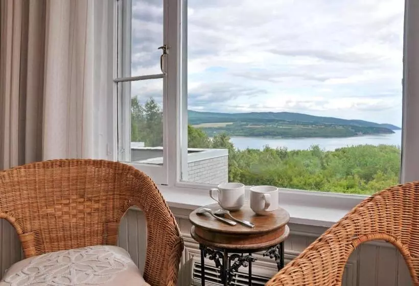 Отель Auberge Des Falaises