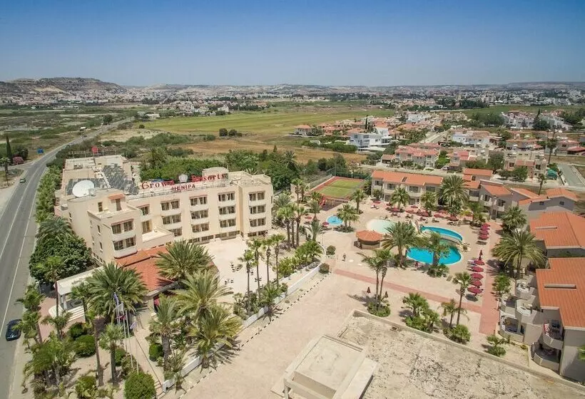 Hotel Crown Resorts Henipa