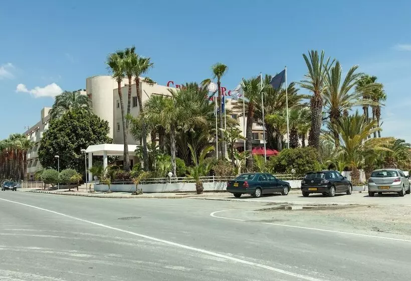 Hotel Crown Resorts Henipa