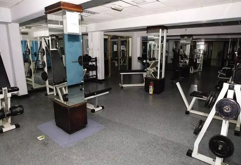 Hotel Crown Resorts Henipa