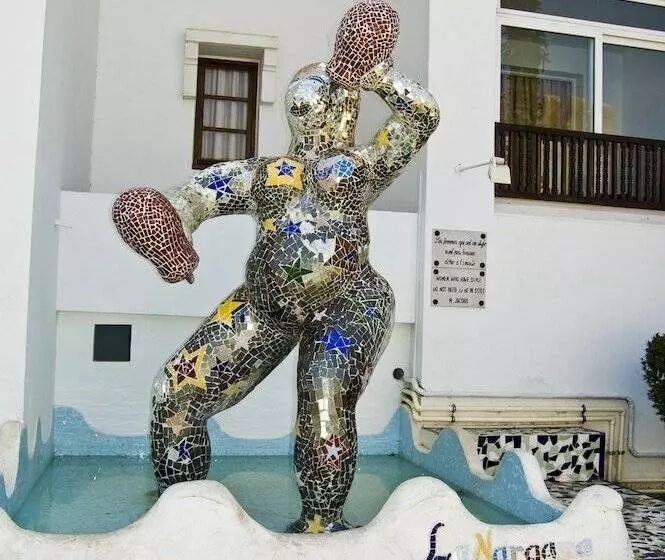 酒店 El Pueblo Tamlelt