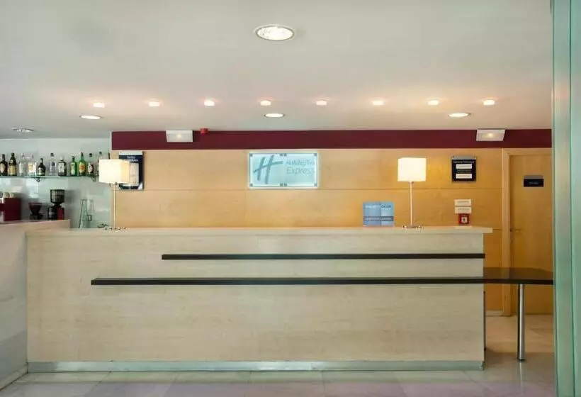 호텔 Holiday Inn Express Madrid Alcorcón, An Ihg