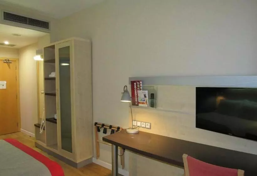 호텔 Holiday Inn Express Madrid Alcorcón, An Ihg