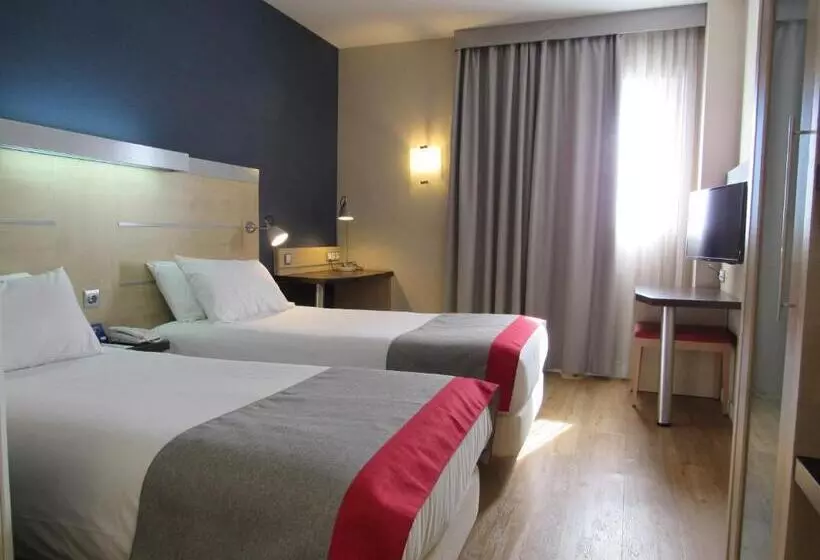 호텔 Holiday Inn Express Madrid Alcorcón, An Ihg