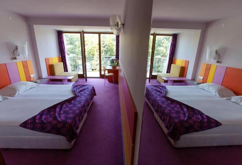 ホテル Koral   Parking