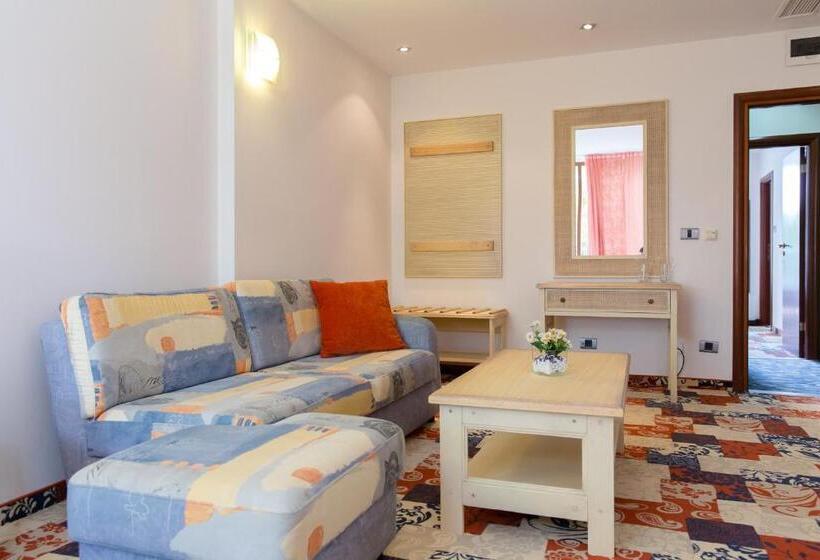 ホテル Koral   Parking