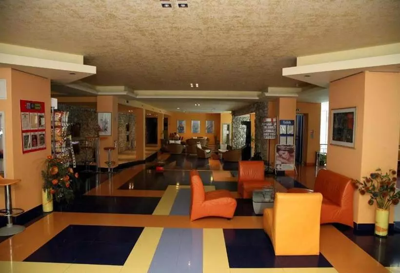 호텔 Koral Parking