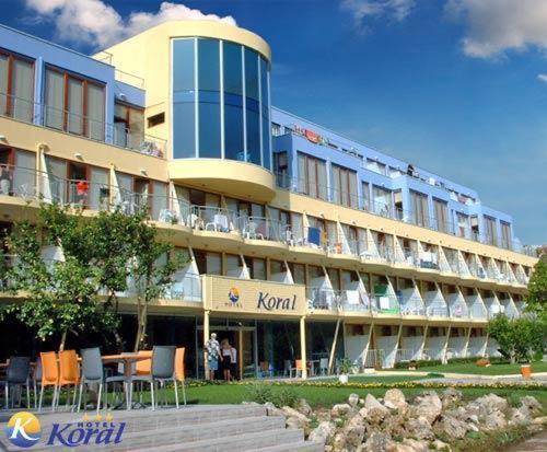 ホテル Koral   Parking