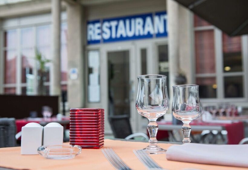 Kyriad Orange Centre Ville 3 Stars   Hotel Restaurant   La Galerie D Art Des Princes   Provence Alpe