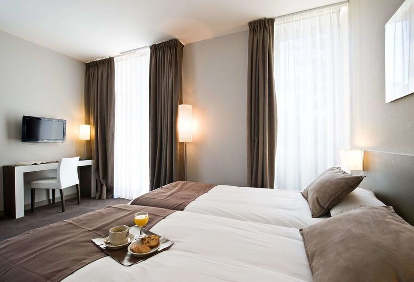 Kyriad Orange Centre Ville 3 Stars   Hotel Restaurant   La Galerie D Art Des Princes   Provence Alpe