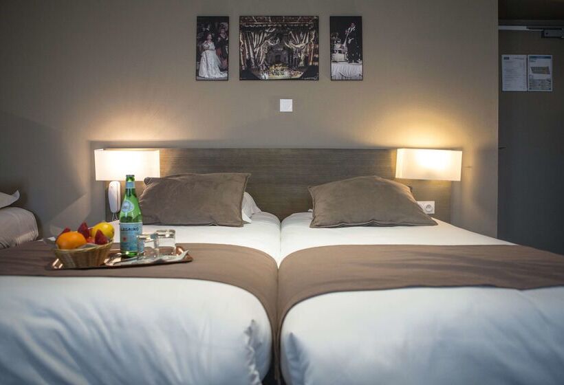 Kyriad Orange Centre Ville 3 Stars   Hotel Restaurant   La Galerie D Art Des Princes   Provence Alpe