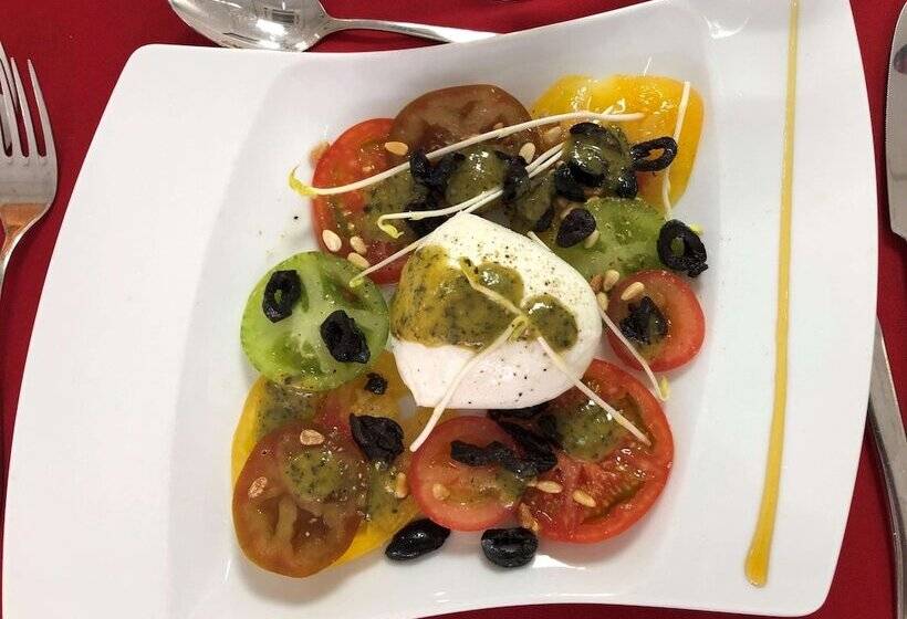 Kyriad Orange Centre Ville 3 Stars   Hotel Restaurant   La Galerie D Art Des Princes   Provence Alpe