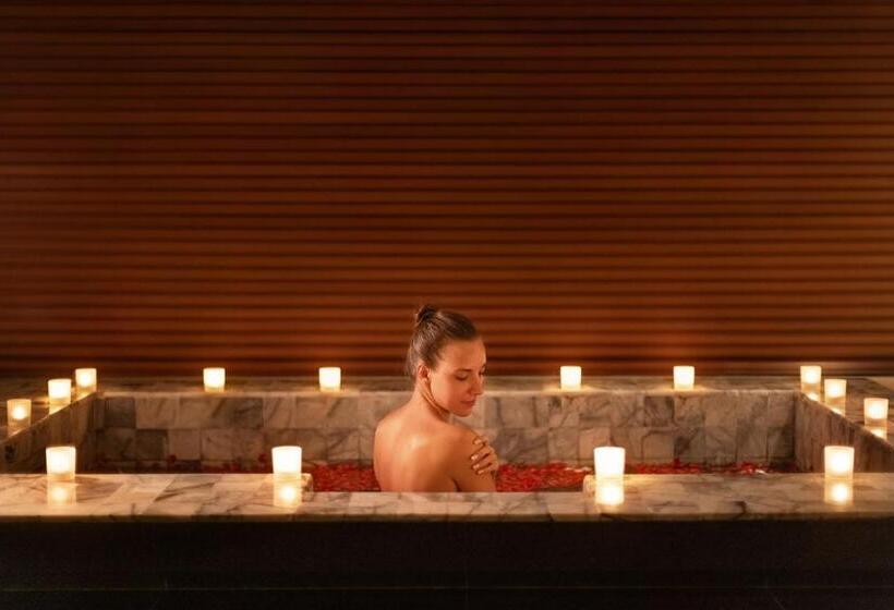 هتل Twinpalms Surin Phuket Resort