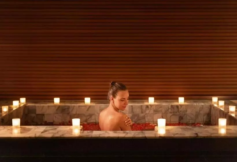 ホテル Twinpalms Surin Phuket Resort