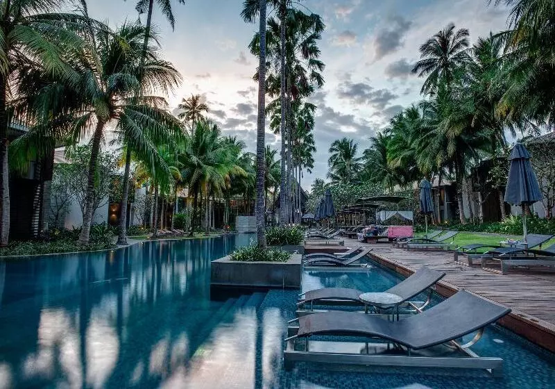 ホテル Twinpalms Surin Phuket Resort